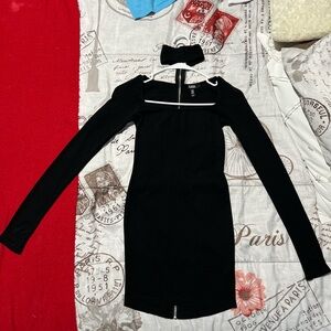 Beautiful poster girl dress with built-in choker for a sexy date night 🖤